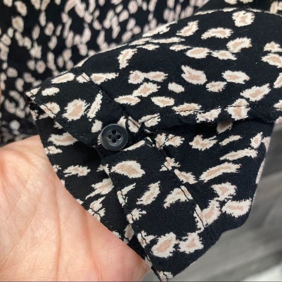 Cloth & Stone Knot Tie Button Down Top - Picture 8 of 10